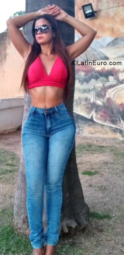 Date this voluptuous Brazil girl Ana Cristina from Rio de Janeiro BR11376