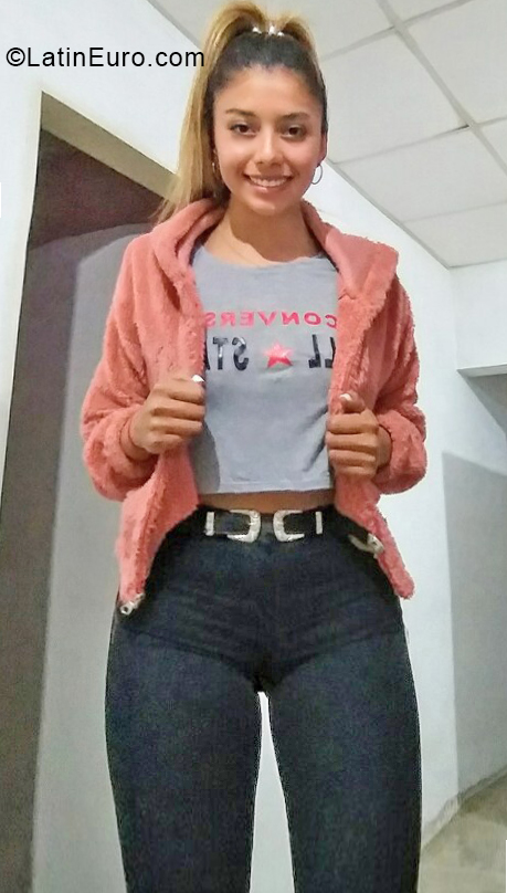 Date this tall Argentina girl Sole from Parana AR524