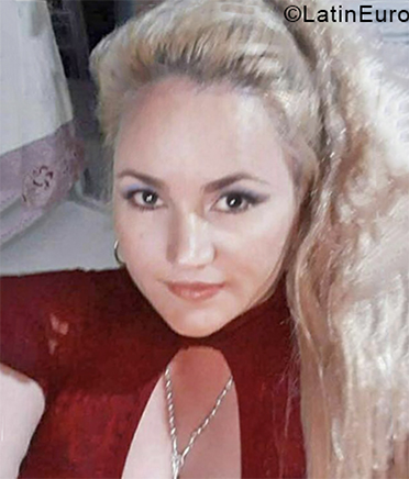 Date this young Colombia girl Cecilia from Armenia CO28511