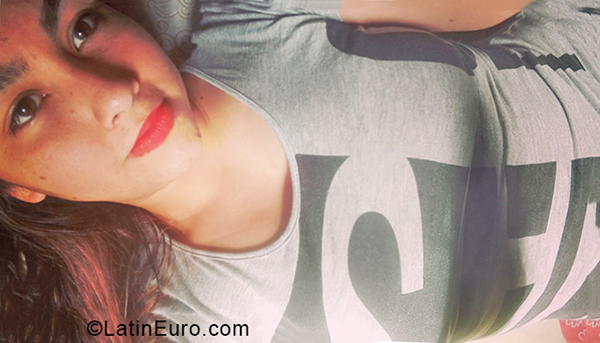 Date this georgeous Colombia girl Yineth from Bogoota CO28536