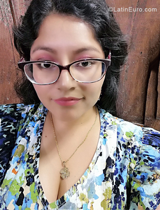 Date this pretty Peru girl Karen from Lima PE1663