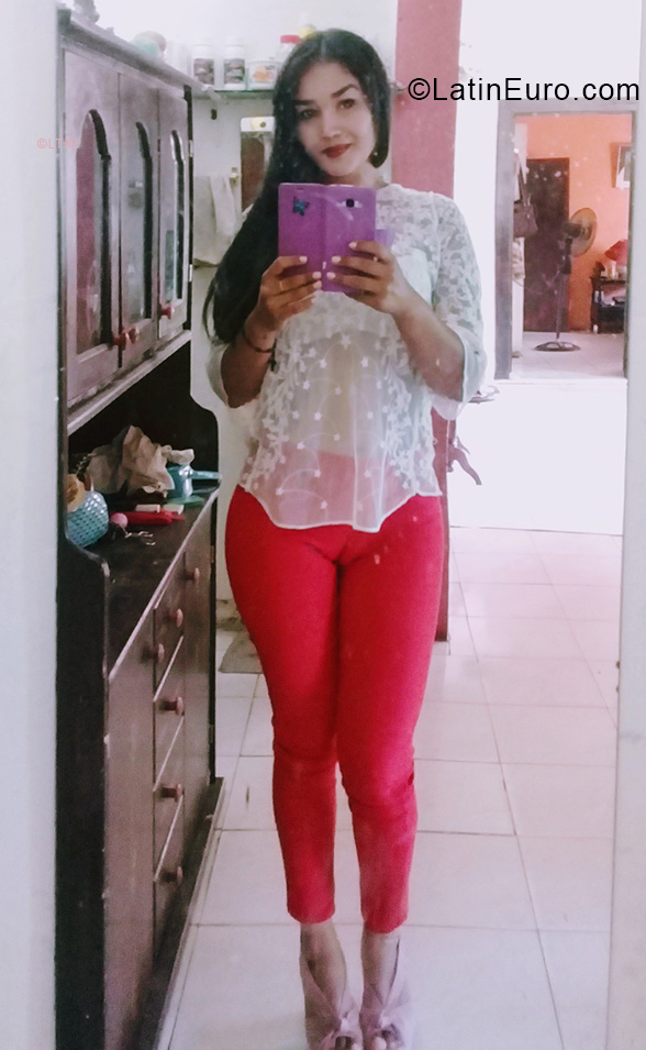 Date this hard body Venezuela girl Magley from San Cristobal VE3482