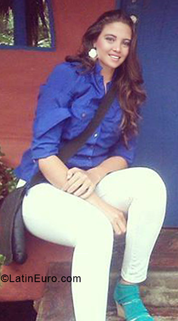 Date this stunning Venezuela girl Liganne from Caracas VE3483