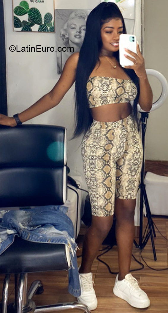 Date this georgeous Colombia girl Jensi from Cali CO28593