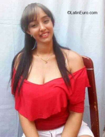 Date this happy Venezuela girl Yose maria from Valencia VE3497