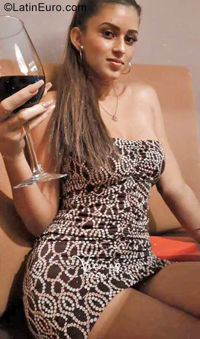 Date this attractive Costa Rica girl Lizeth from Alajuela CR418