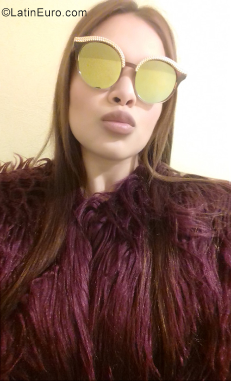 Date this good-looking Mexico girl Nicole from Mexico City MX2109
