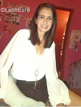 Date this beautiful Venezuela girl Alba from Falcon VE3538