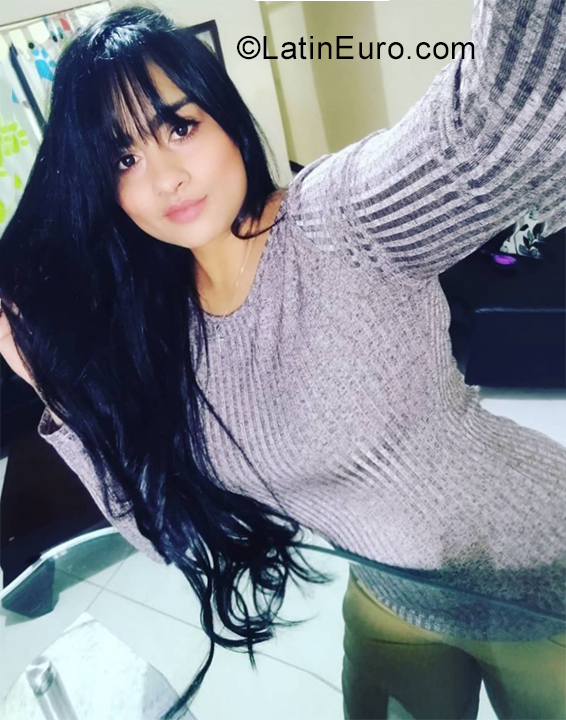 Date this cute Colombia girl Karen from Medellin CO28738