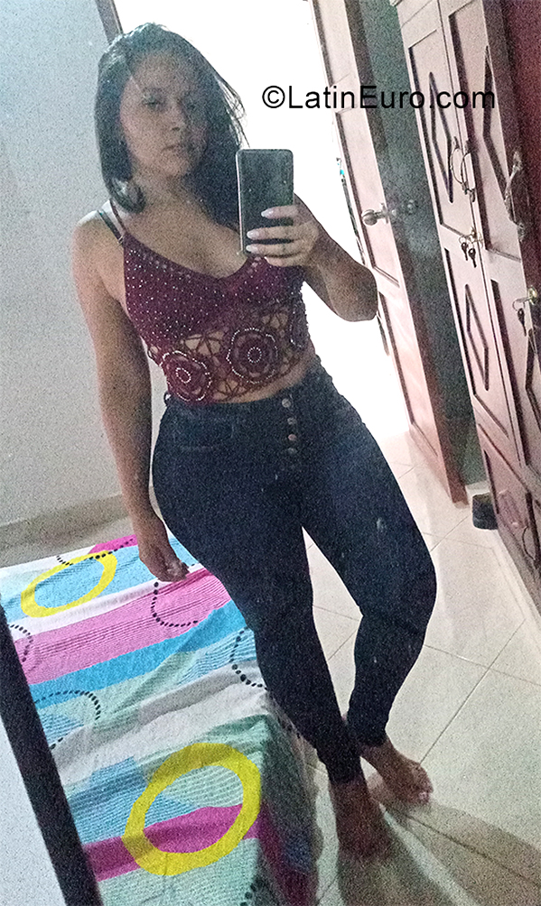 Date this voluptuous Colombia girl Nancy from Medellin CO28743