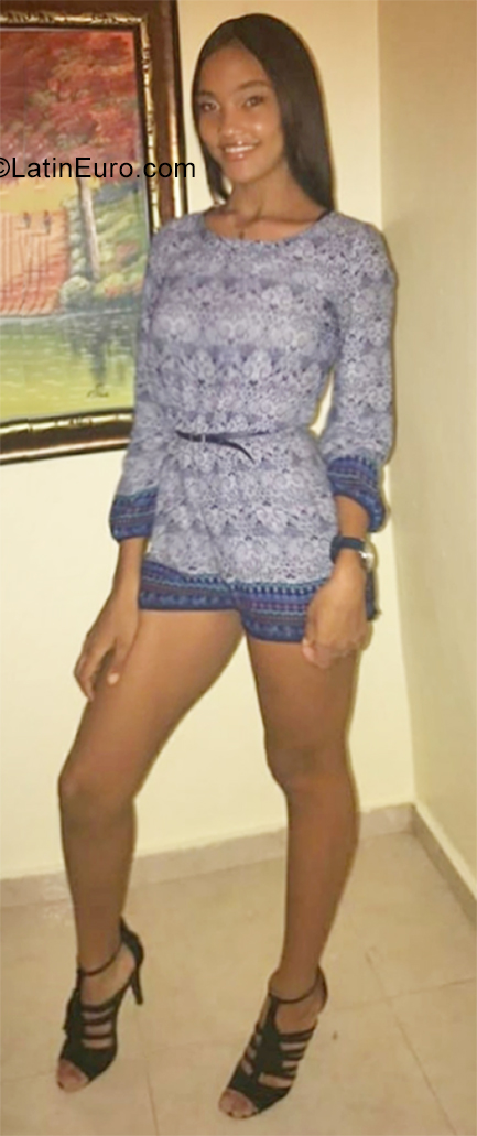 Date this fun Dominican Republic girl Alexandra from Barahona DO40035