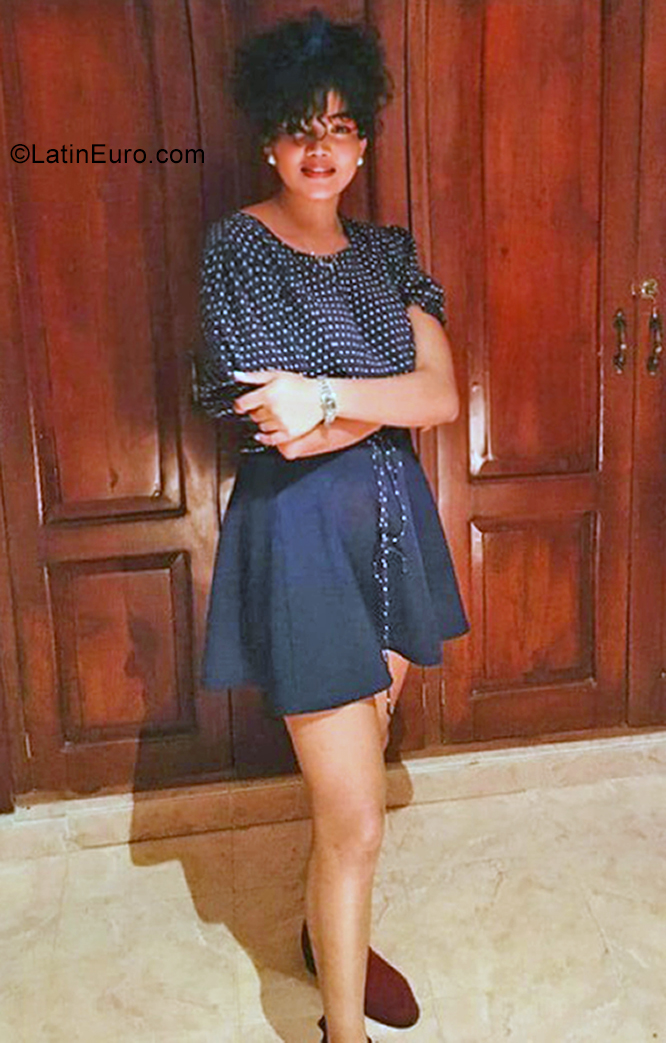 Date this georgeous Dominican Republic girl Dania from Santo Domingo DO38907