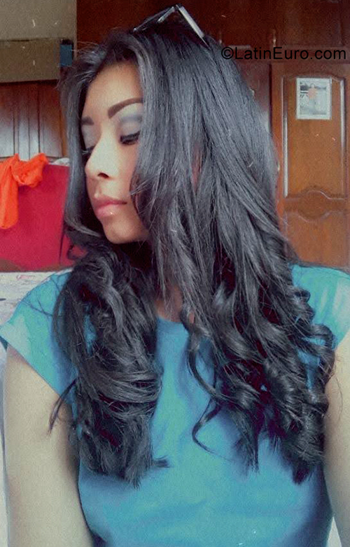Date this lovely Bolivia girl Daianara from Cochabamba BO87