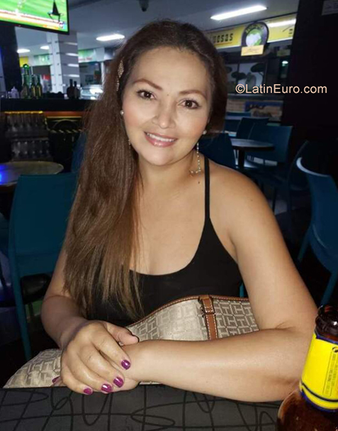 Date this happy United States girl Yamile from Miami CO29539
