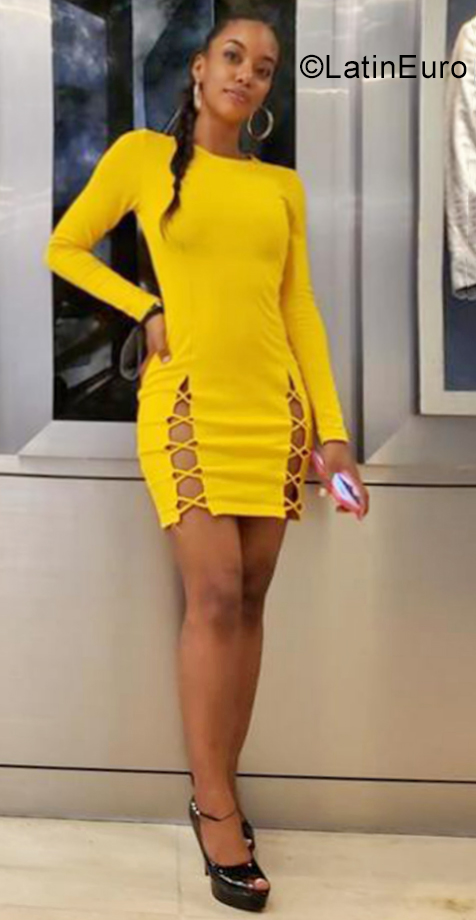 Date this hard body Dominican Republic girl Fran from Cotui DO39011