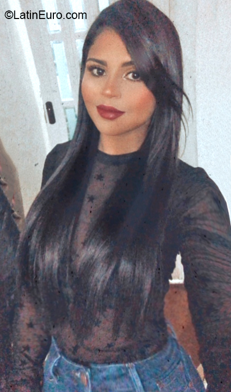 Date this funny Colombia girl Angi from Bogota CO28969