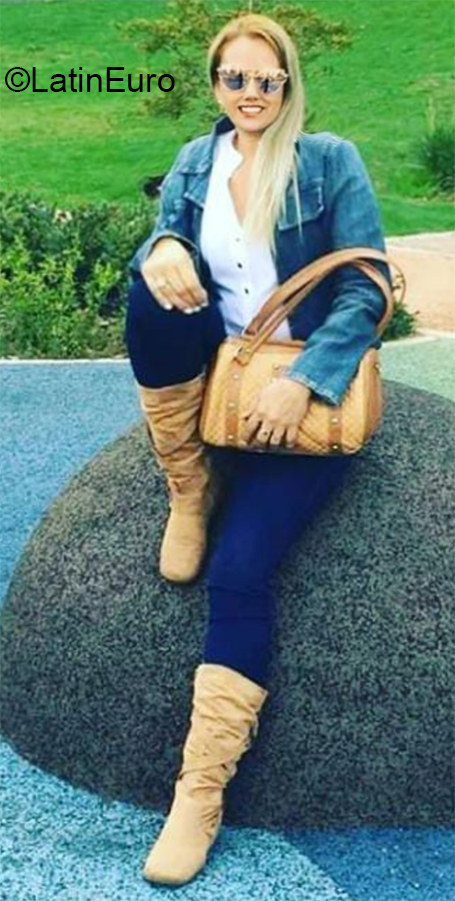 Date this pretty Colombia girl Mechas from Manizales CO30168