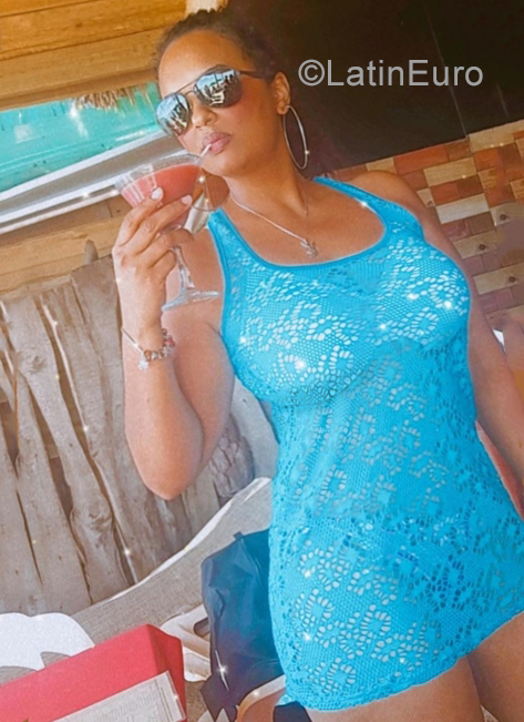 Date this beautiful Dominican Republic girl Yulissa from Santo Domingo DO39059