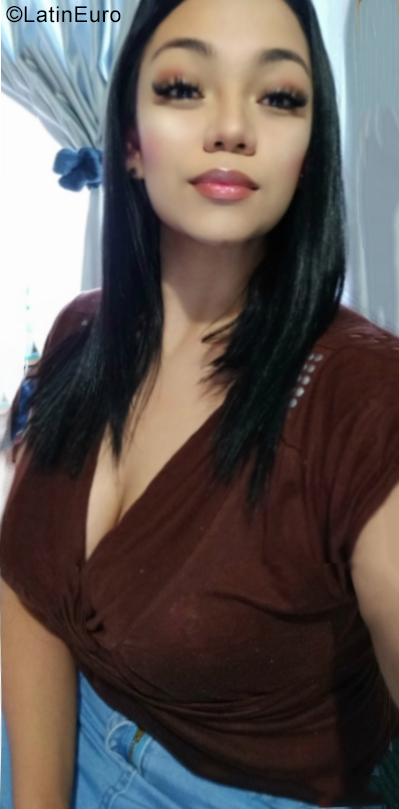 Date this athletic Colombia girl Adrina from Bogota CO29082