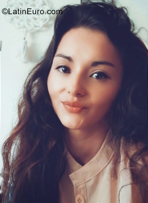 Date this exotic Colombia girl Nataly from Bogota CO29118
