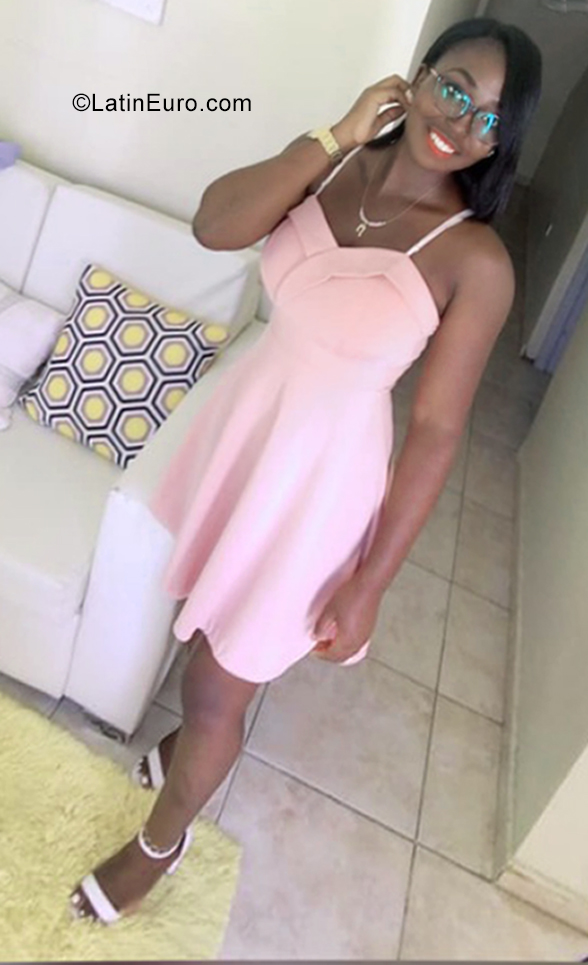 Date this lovely Dominican Republic girl Maria estela from La Vega DO39160