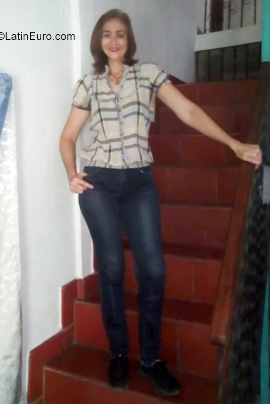 Date this foxy Venezuela girl Ledy from Caracas VE3661
