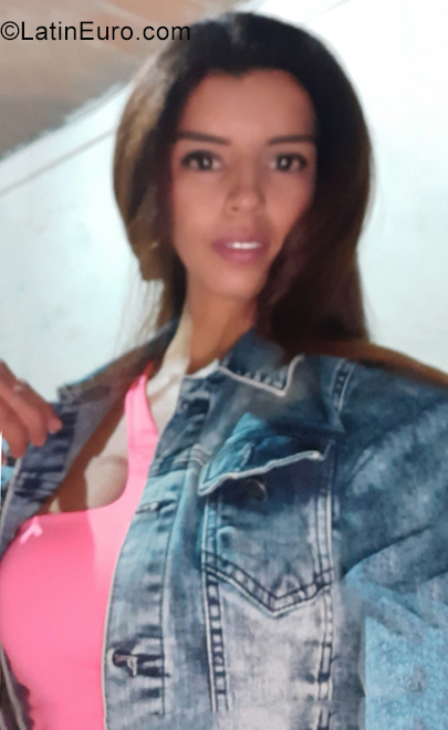 Date this foxy Colombia girl Jessica from Cali CO29152