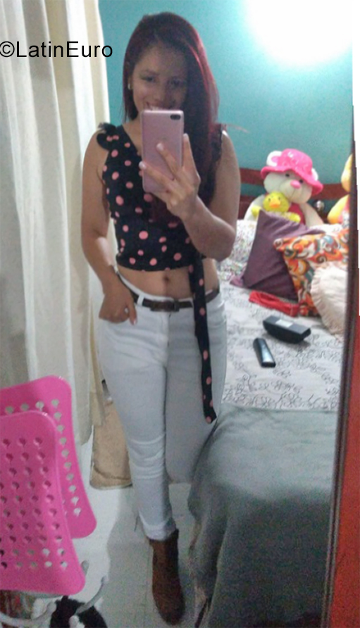 Date this young Colombia girl Jenni from Bogota CO29155