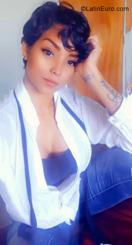 Date this passionate Venezuela girl Dubrey from Caracas VE3668