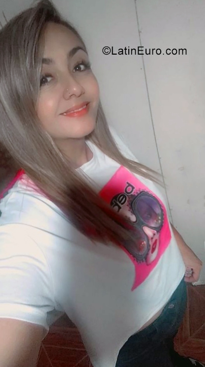 Date this voluptuous Colombia girl Paula from Manizales CO29174