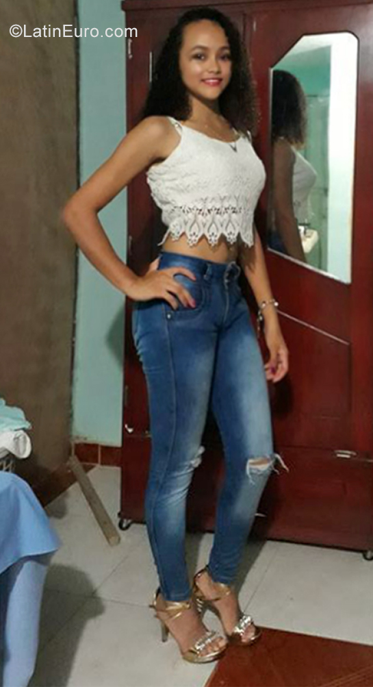 Date this beautiful Colombia girl SOPFIA from Bogota CO29216