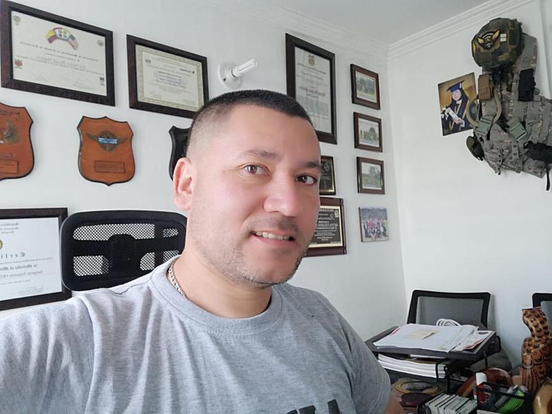 Date this sensual United States man Bernal from Aspen UM80