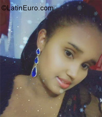 Date this voluptuous Dominican Republic girl Estefany from Higuey DO39231