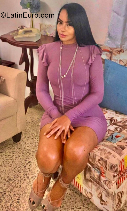 Date this athletic Dominican Republic girl Elisabel from Puerto Plata DO40521