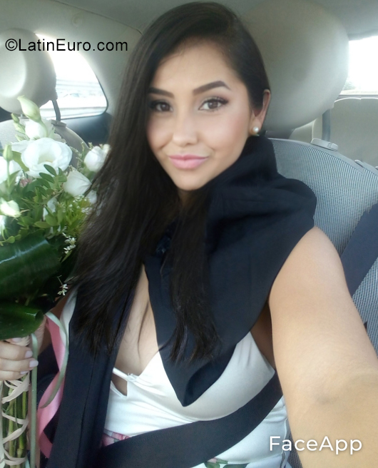 Date this beautiful Italy girl Sinai from Pescara IT342