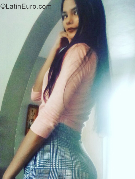 Date this cute Venezuela girl Diomairis from Caracas VE3747