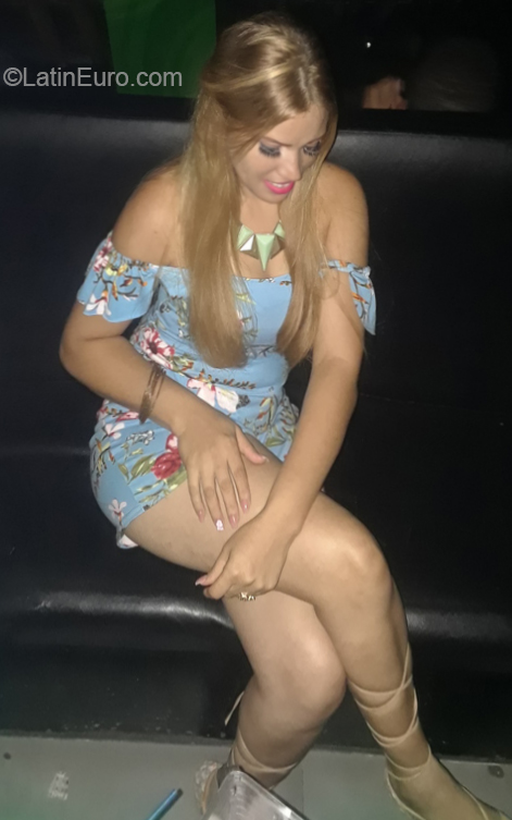 Date this athletic Dominican Republic girl Yokaira from Santo Domingo DO39447