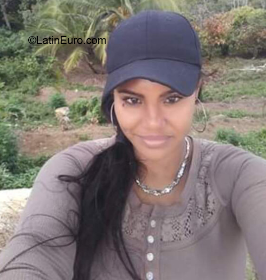 Date this cute Dominican Republic girl Maria esther from Santo Domingo DO39450