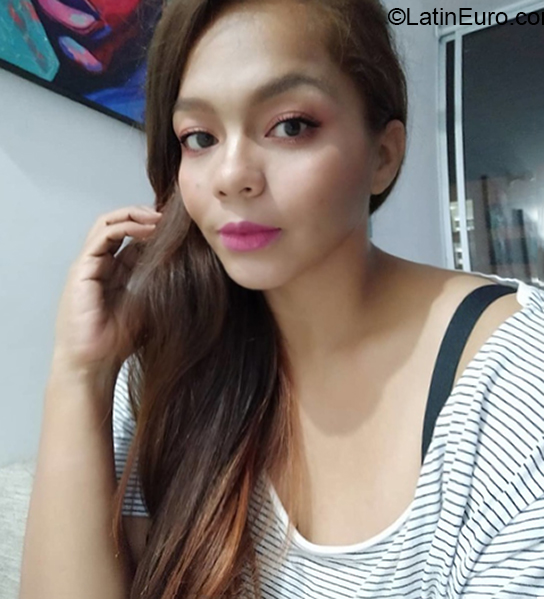 Date this pretty Colombia girl Andrea from Cali CO29614