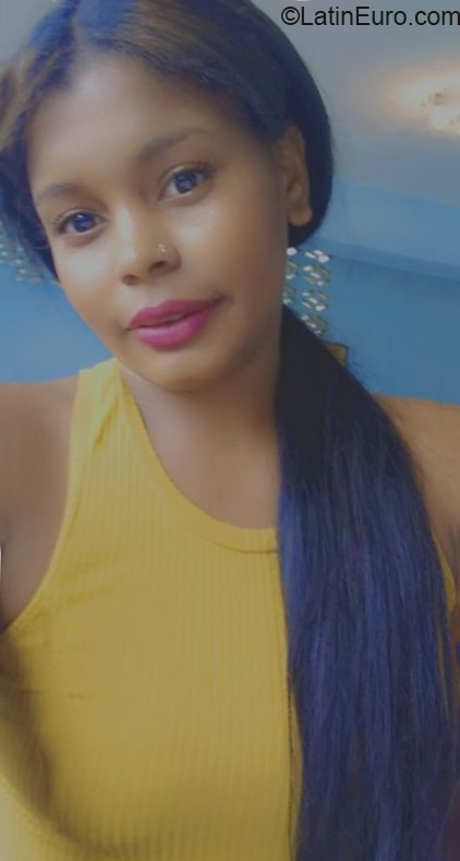 Date this good-looking Dominican Republic girl Luisa from Santo Domingo DO39479