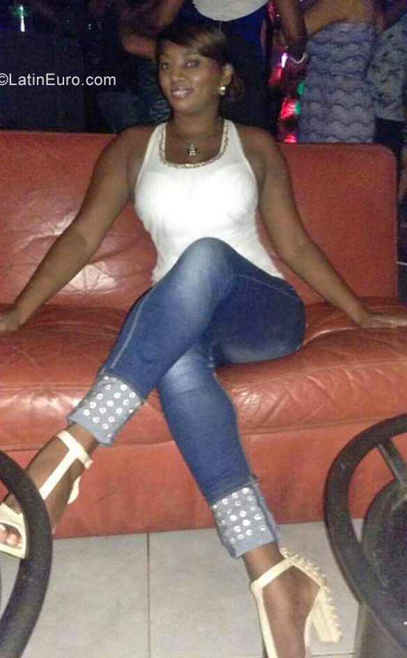 Date this good-looking France girl Shanik from Paris FR327