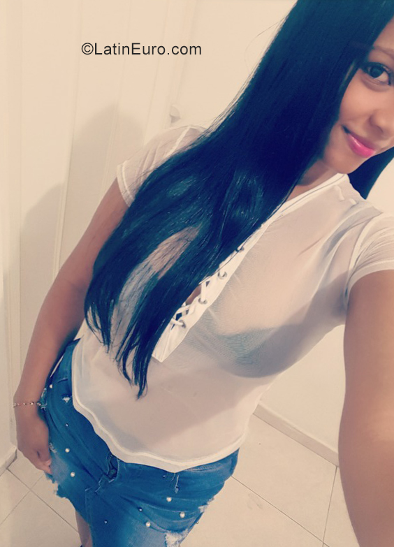 Date this pretty Colombia girl Miriam Tabares from Barranquilla CO29751