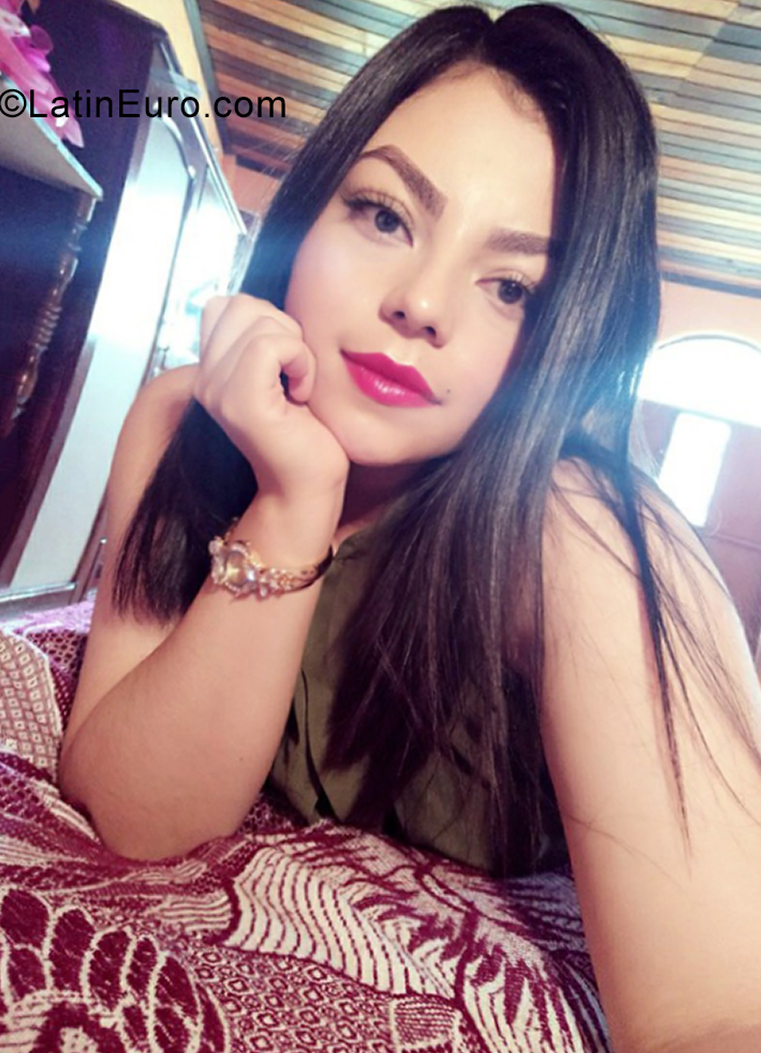 Date this funny Guatemala girl Gabriela from Guatemala GT178