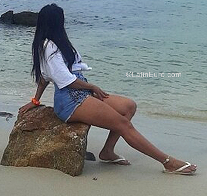 Date this pretty Brazil girl Rakel from Itajaí BR11350