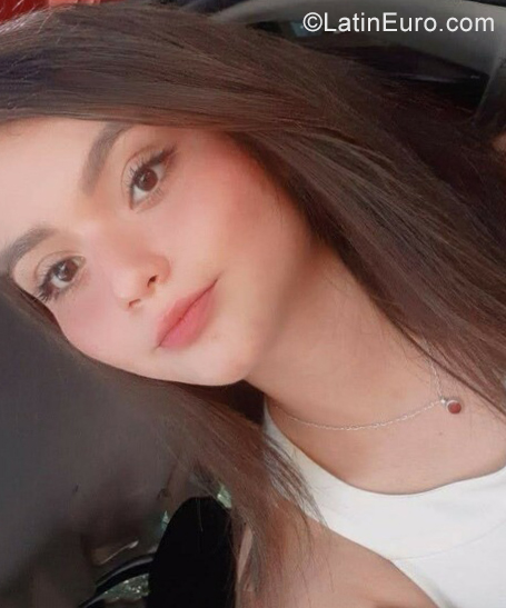Date this good-looking Mexico girl Jazmin from Mexico City MX2310