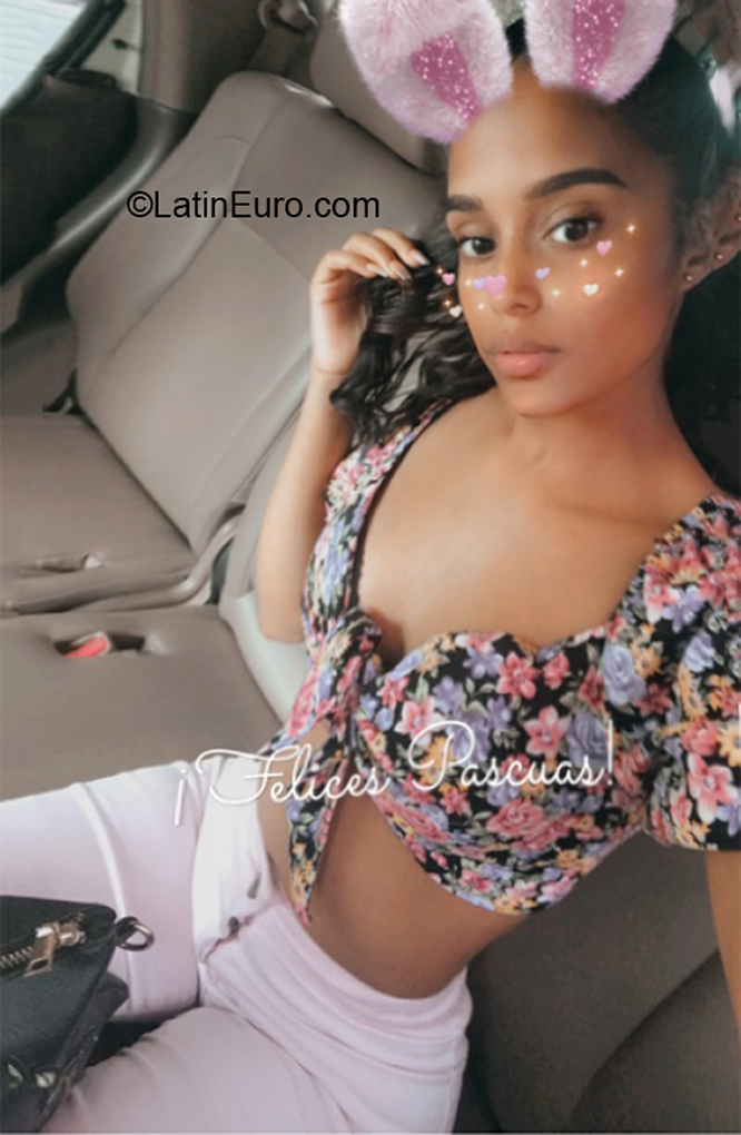 Date this passionate Dominican Republic girl Emely from Santiago DO39599