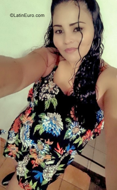 Date this attractive Venezuela girl Anajay from San Cristóbal VE3866