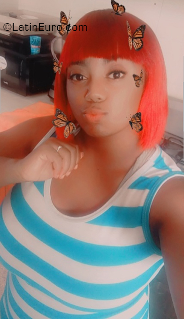 Date this foxy Dominican Republic girl Maria from La Vega DO39658