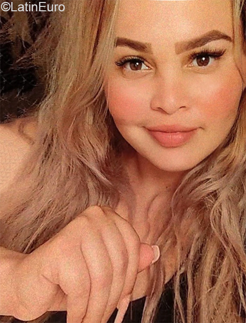 Date this attractive Colombia girl Edgliseth from Soledad VE4131