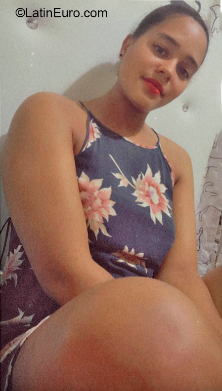Date this cute Dominican Republic girl Renatah from Santo Domingo DO39668
